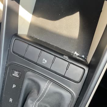 Hyundai Erk Plaza Aracıma Hasar Verdi