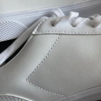 Eren Perakende Lacoste Ayakkabı Dikiş Hatası