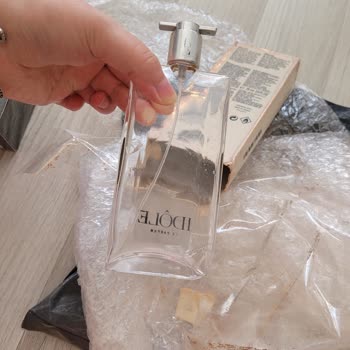 BikokumVip Parfümlerden Birinin Kırık Gelmesi