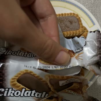 Eti Gıda Eti Burçak Sütlü Çikolatanın Bozuk Çıkması