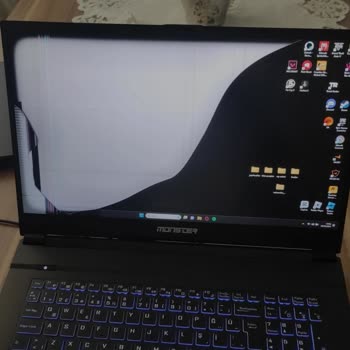 Monster Notebook Laptopum Kırık Gelip Durması