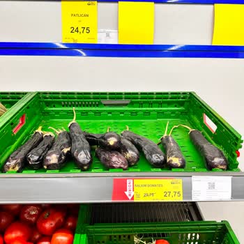 BİM Manav Reyonunda Bozulmuş Ürünü Satıyor.