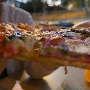 PizzaLazza Hamur Standardı Yok