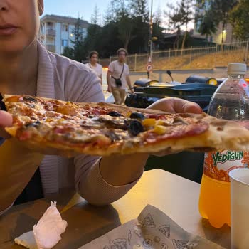 PizzaLazza Hamur Standardı Yok
