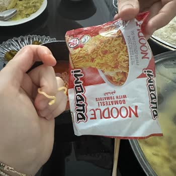 Dudomi Erişteden Kıl Çıktı
