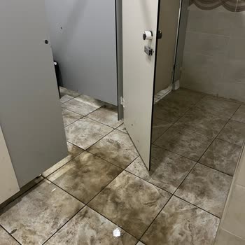 Kocaeli Üniversitesi Hastanesi Kocaeli Üniversitesinin Temizlik Eksikliği