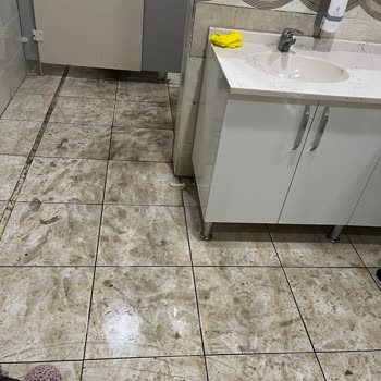 Kocaeli Üniversitesi Hastanesi Kocaeli Üniversitesinin Temizlik Eksikliği