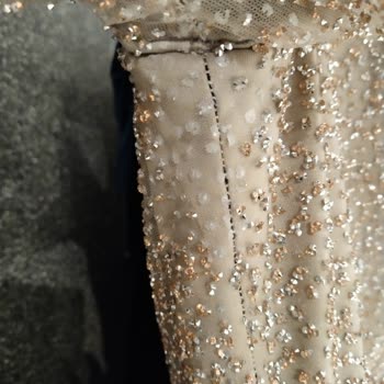 Van Nişantaşı Abiye Nişan Elbisesinin Defosu