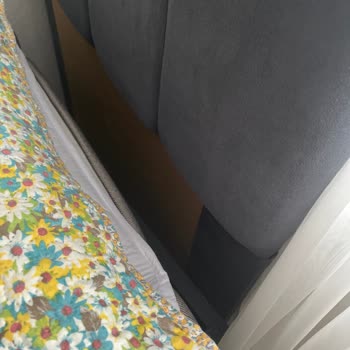 Ahs Mobilya Ve Halı İlgisiz Ve Yanlış Tutum