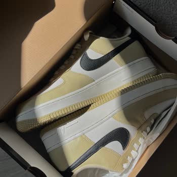 Sneaks Up Yeni Alıp Sadece Yarım Gün Giydiğim Nike Ayakkabıda Açılmalar Başladı