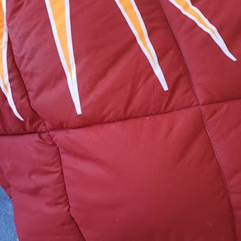 Taç Yorganın Elyafının Dışarısı Çıkması