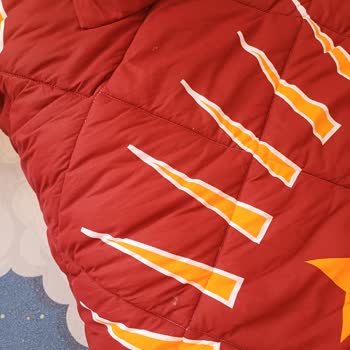 Taç Yorganın Elyafının Dışarısı Çıkması