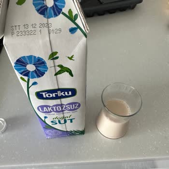 Torku Laktozsuz Sütün Rengi Pembe/Kahverengi!
