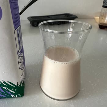 Torku Laktozsuz Sütün Rengi Pembe/Kahverengi!