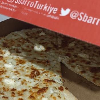 Sbarro Pizza Da Çıkan Böcek.