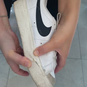 Nike Sneaks Up İnsanlarla Dalga Geçme Gerçekçi Ol!