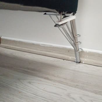 Merkez Depo Avm (Ankara) Ayakları Kırılan Koltuk Yapmışlar