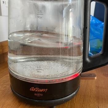 Arzum Elektrikli Caydı Sıcak Su Ekleyince Kırıldı