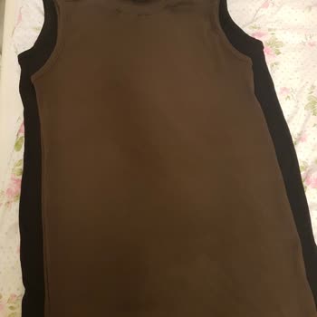 Özge Korkmaz Standart Denilen İki Elbisenin Bedenleri Aynı Değil