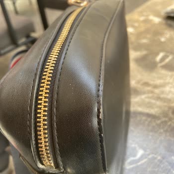 Tommy Hilfiger Çantamın Derisi Soyuldu