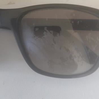 Rayban Gözlüğüm Camı Soyuldu
