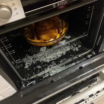 Bosch Ankastre Fırın İç Cam Patlaması
