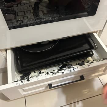 Bosch Ankastre Fırın İç Cam Patlaması