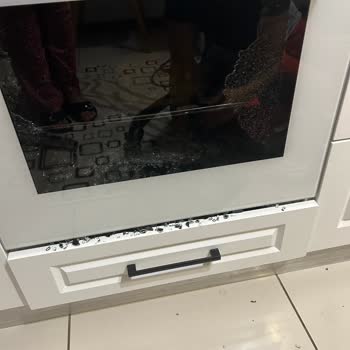 Bosch Ankastre Fırın İç Cam Patlaması
