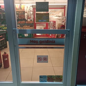 Şok Marketler Kasiyerin Terbiyesizliği Ve Saat Gelmeden Mağaza Kapısı Kapatmak