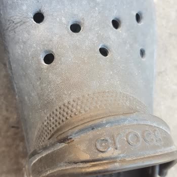 Deforme Olan Crocs Terliğe Çözüm Bulamayan Trendyol Ve Uzay Spor