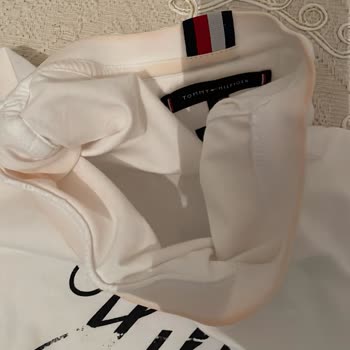 Boyner Tommy Hilfiger Marka T-shirt İlk Yıkamada Soldu