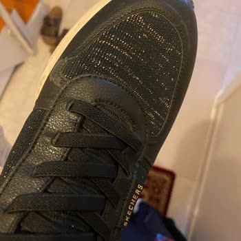 Derimod'dan Skechers Ayakkabı Az Kullanımda Soyuldu