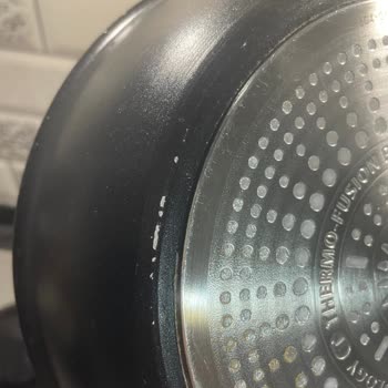 Tefal 6x Tava 1 Yıl Olmadan Kenarlarından Soyuldu.