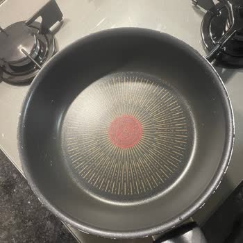 Tefal 6x Tava 1 Yıl Olmadan Kenarlarından Soyuldu.