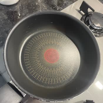 Tefal 6x Tava 1 Yıl Olmadan Kenarlarından Soyuldu.