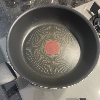 Tefal 6x Tava 1 Yıl Olmadan Kenarlarından Soyuldu.