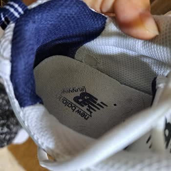 New Balance 530 Ayakkabımın 4 Ay İçinde İç Astarlarının Deforme Olması