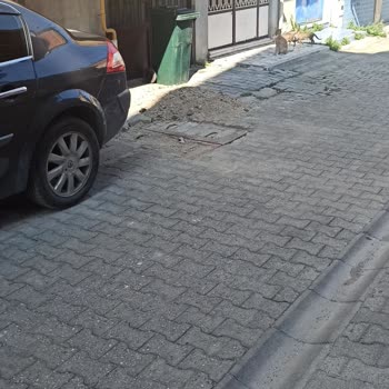 SASKİ Birinin İçine Düşmesini Bekletilen Kuyu Kapağı.