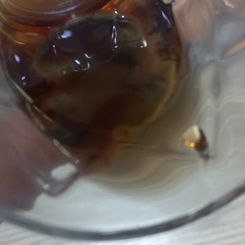 Coca-Cola İçinden Çıkan Cisim