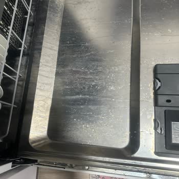 Electrolux Yıkama Sonrası Makine Kapağı Ve Bulaşıklar Kirli Çıkıyor