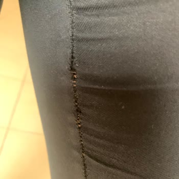 İba Medikal'den Aldığım Pantolonun Dikişi Yırtıldı, Firma Sorumluluğunu Kabul Etmedi