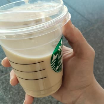 Starbucks Coffee Cafe Latte Değil Süt İçtim