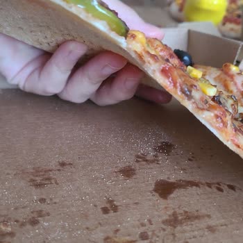 Domino's Pizza Fazladan Kesilen Ücretin İadesini İstiyorum