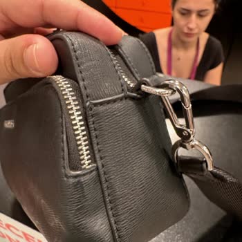 Boyner Calvin Klein Bayan Çantası Yıpranma Ve Yırtılma
