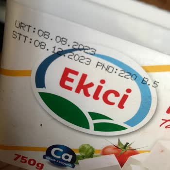 Ekici Süzme Peynirin Ekşimiş Kokusu