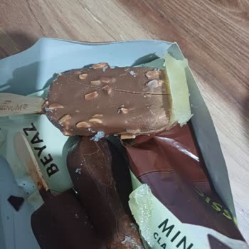 Magnum Dondurmadan Çıkan Jöle Gibi Cisimler