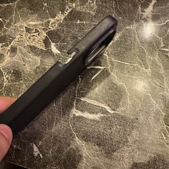 İphone Orijinal Deri Kılıf Kalite Sorunu: Soyulma Ve Tuş Parçalanması