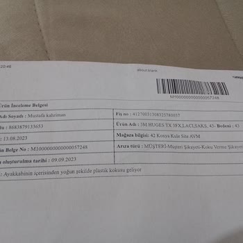 FLO Ayakkabı FLO Dan Aldığım Spor Ayakkabı Koku Yapıyor