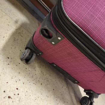 Pegasus Valizimin Tekerleği Kırıldı