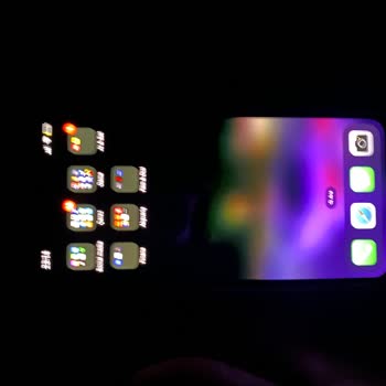 Özel iPhone Servis İPhone Ekran Lekeleri